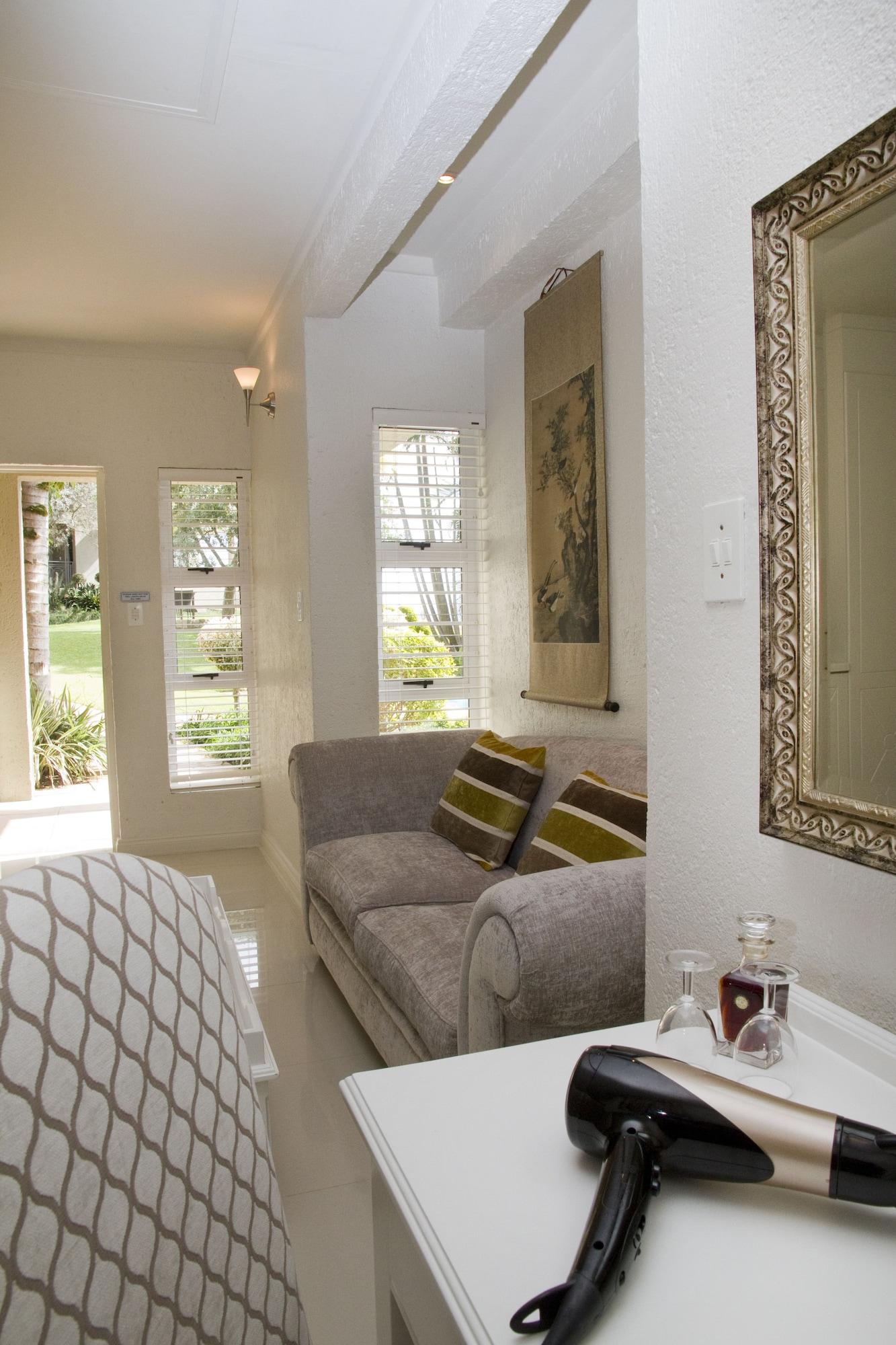 Loerie'S Call Guesthouse Mbombela Bagian luar foto