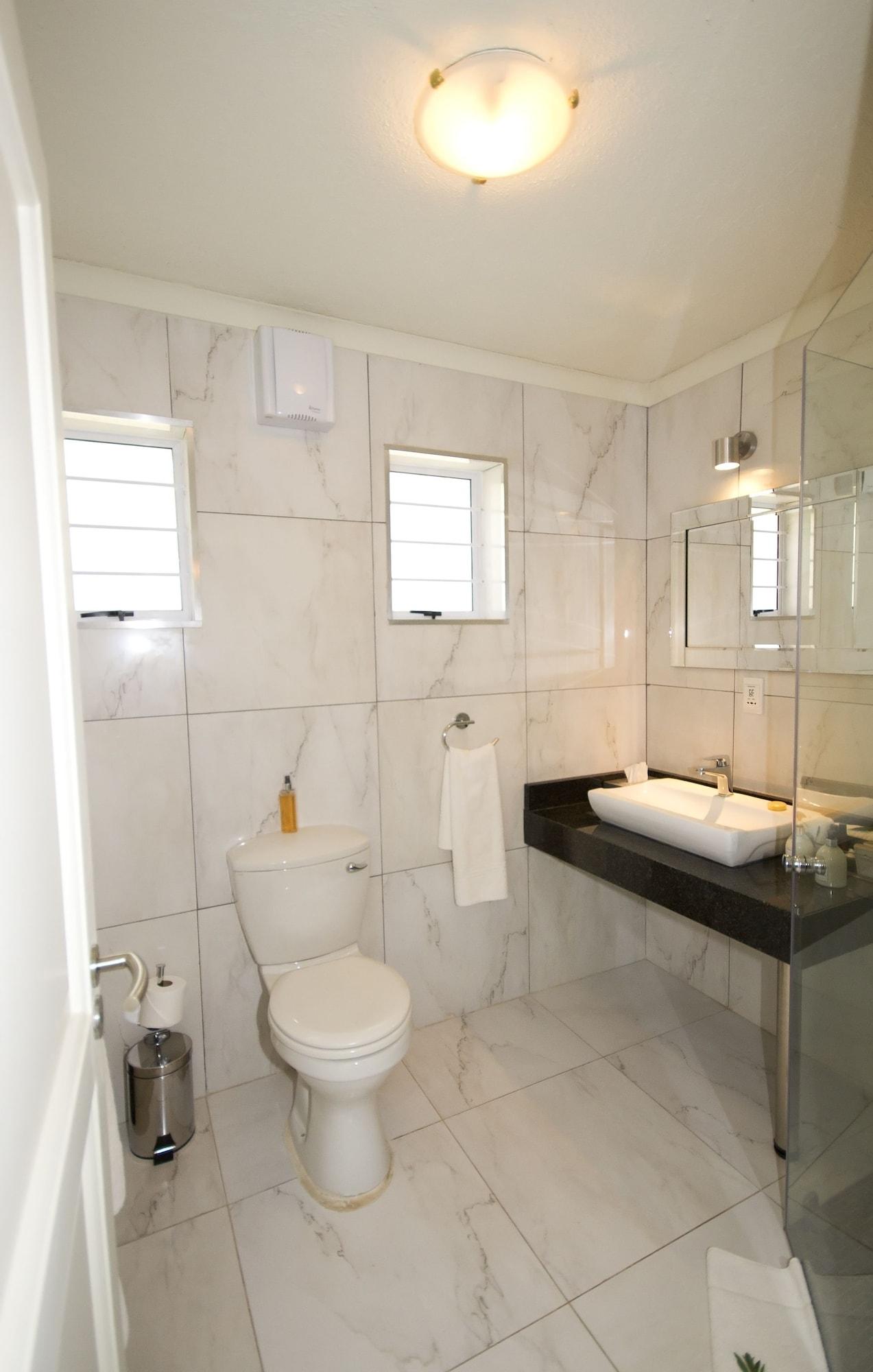 Loerie'S Call Guesthouse Mbombela Bagian luar foto