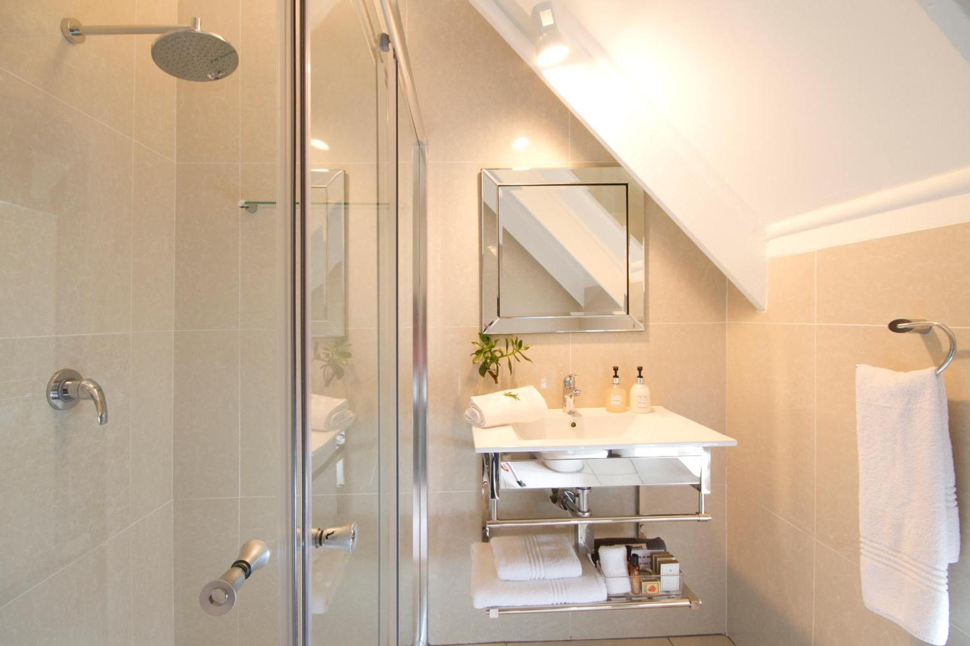 Loerie'S Call Guesthouse Mbombela Bagian luar foto