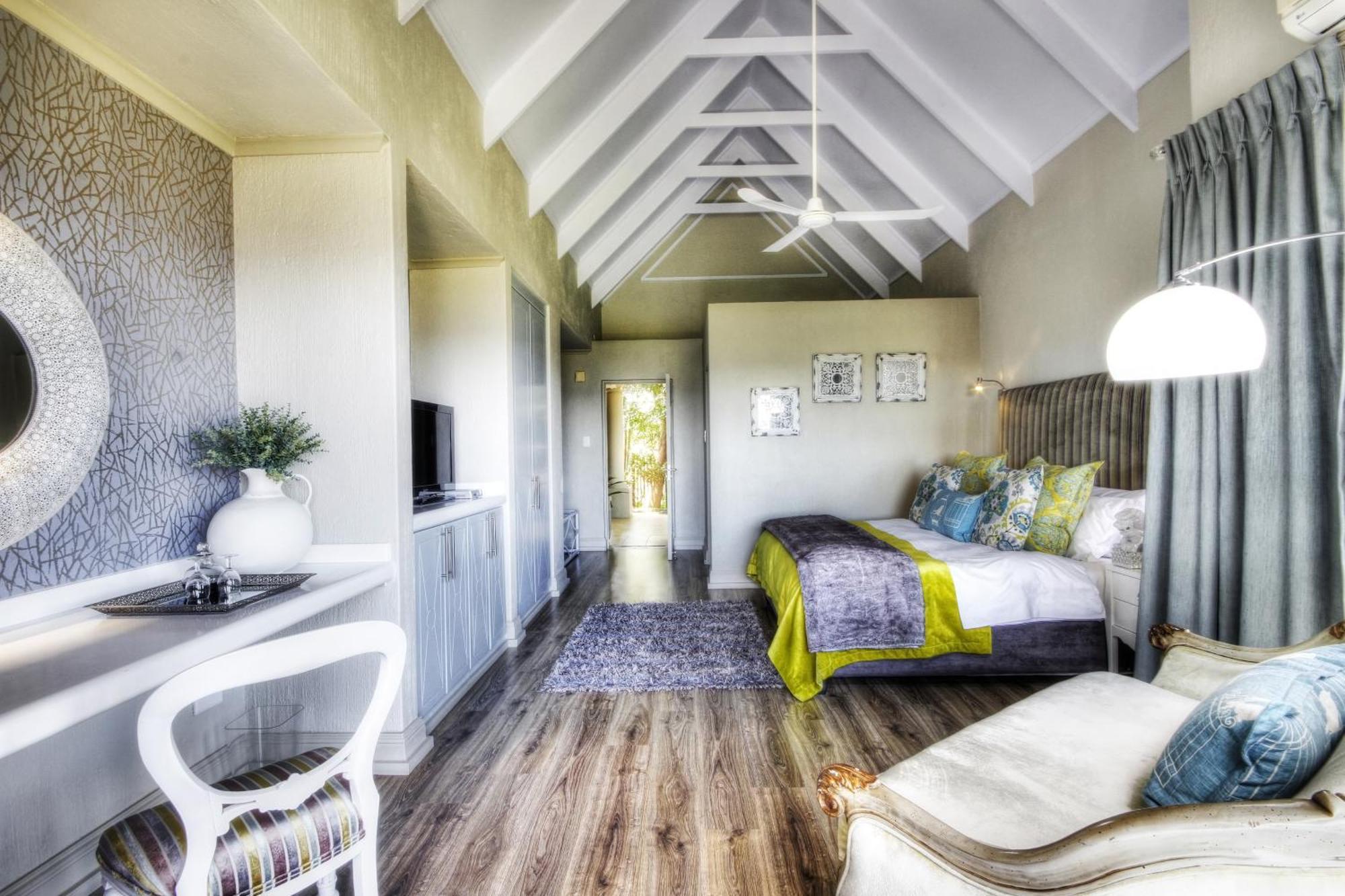 Loerie'S Call Guesthouse Mbombela Bagian luar foto