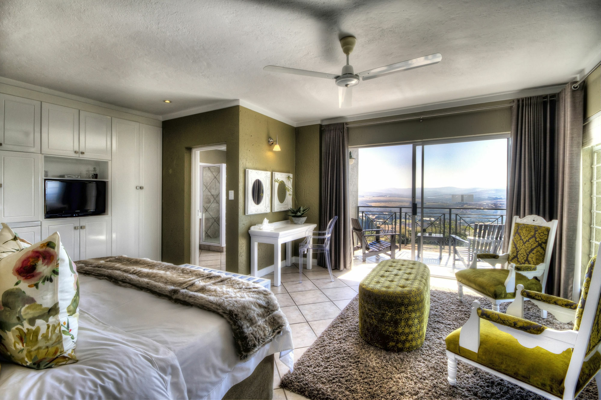 Loerie'S Call Guesthouse Mbombela Bagian luar foto