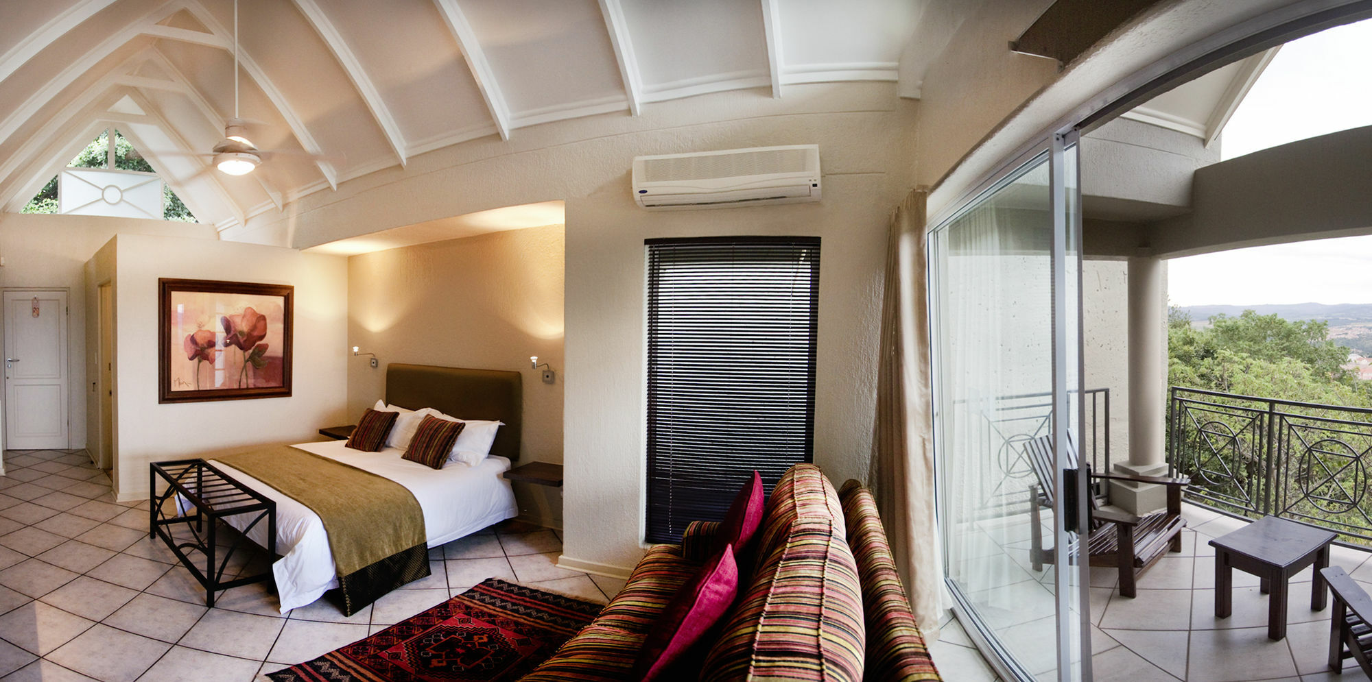 Loerie'S Call Guesthouse Mbombela Bagian luar foto