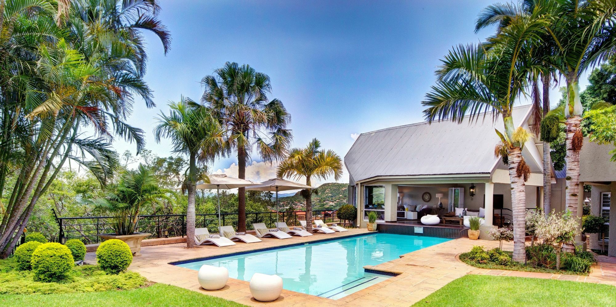 Loerie'S Call Guesthouse Mbombela Bagian luar foto